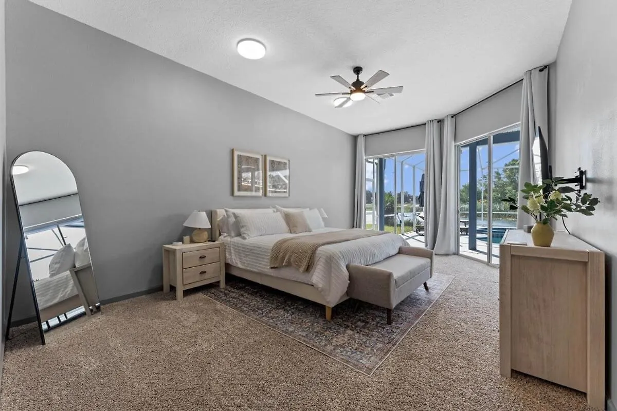 826 Golf Course Parkway Davenport 4Bed Villa 0*,  United States
